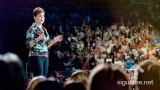 Joyce Meyer predica a las mujeres cristianas