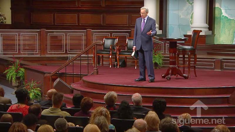 El Pastor Charles Stanley predica sobre la bienaventuranza de los misericordiosos