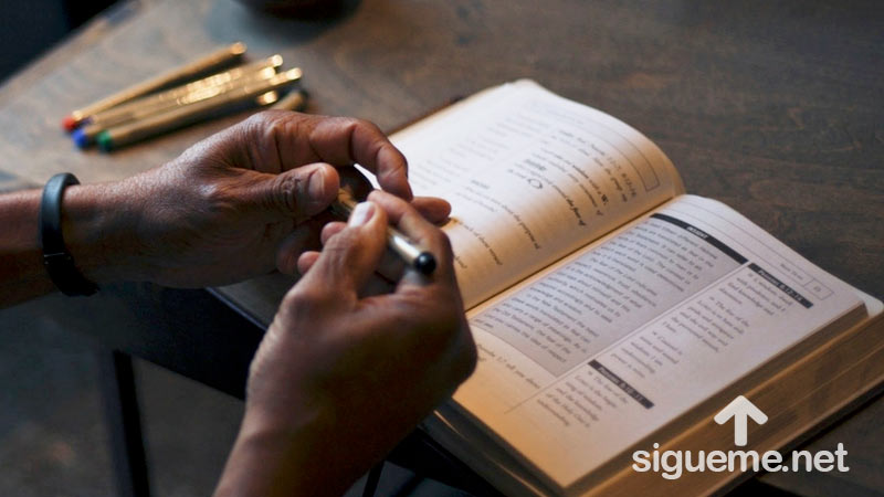 La Biblia es Nuestra Herramienta | Orville Swindoll | Estudios Biblicos