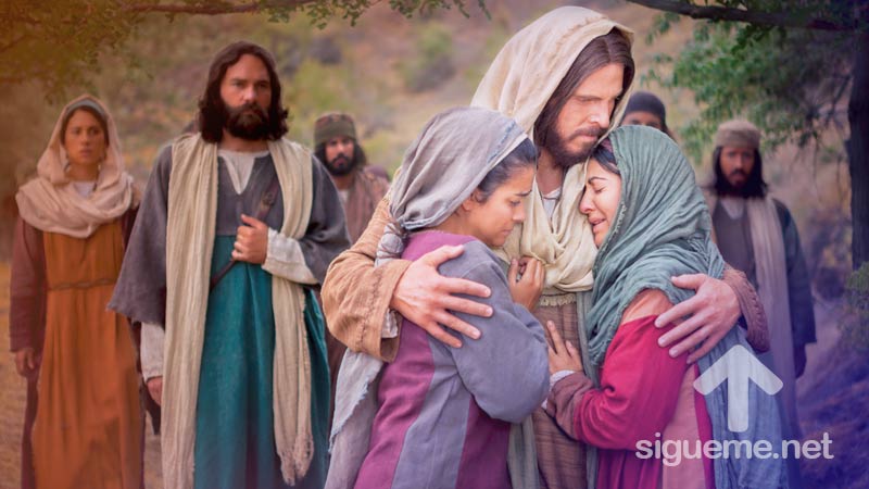Jesus abraza a Marta y a Maria, hermanas de Lazaro, el que resucito