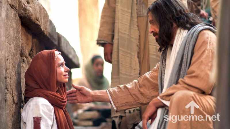 La presencia de Jesús estaba entre la multitud, pero solo una mujer se dio cuenta de que este era el momento para que ella se acercara y recibiera un milagro para su vida.