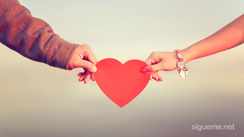 Novios cristianos celebrando dia de san Valentin o dia de los enamorados