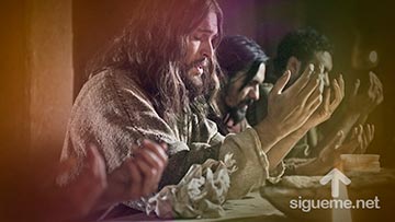 Jesus ora junto a sus discipulos
