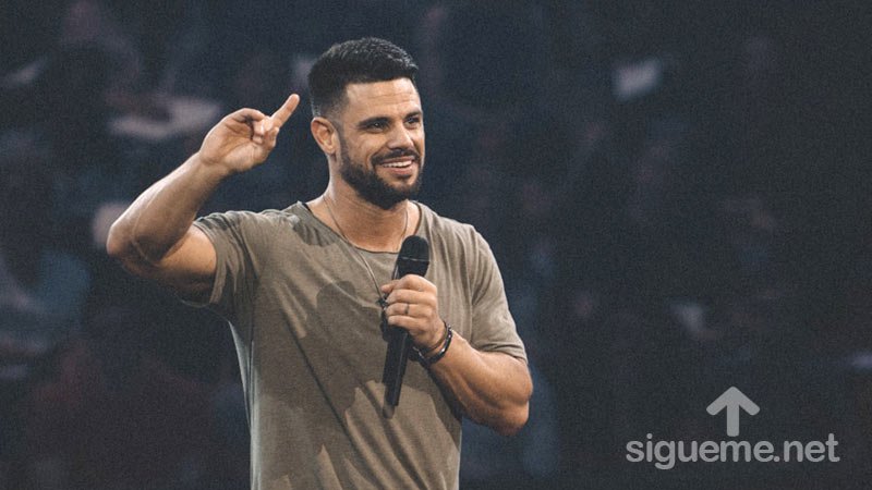 Steven Furtick, pastor de Elevation Church predica sobre la fe audaz