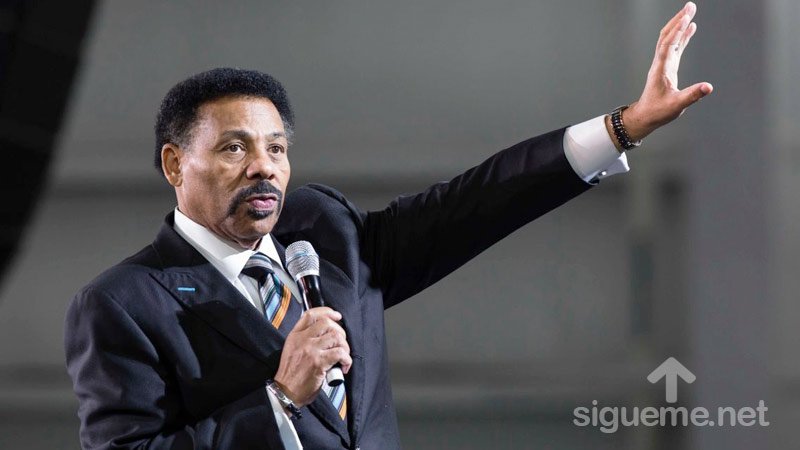 El Pastor Tony Evans predica sobre el Clamor de un Hombre de Reino